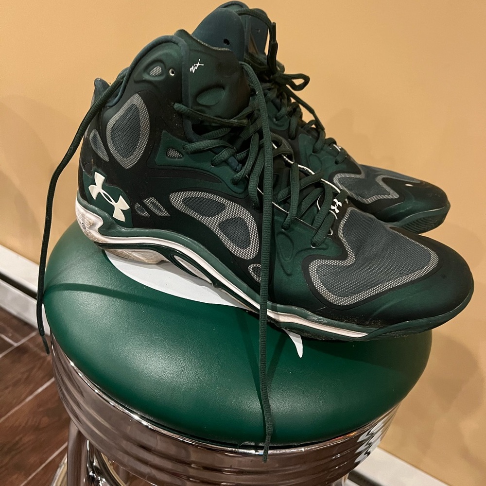 Under armour UA basketball sneakers size 12.5 - no box